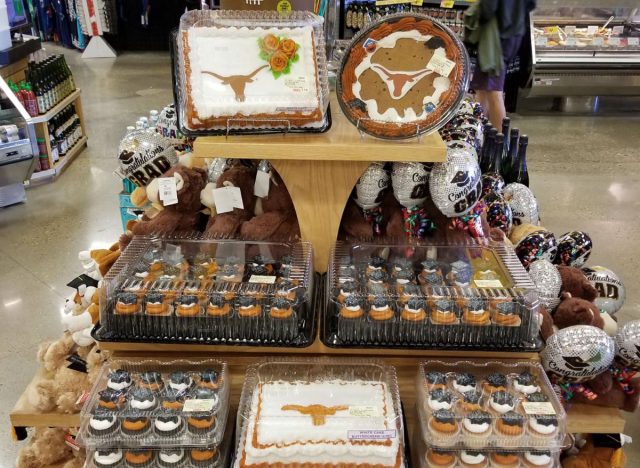 h-e-b graduation bakery items