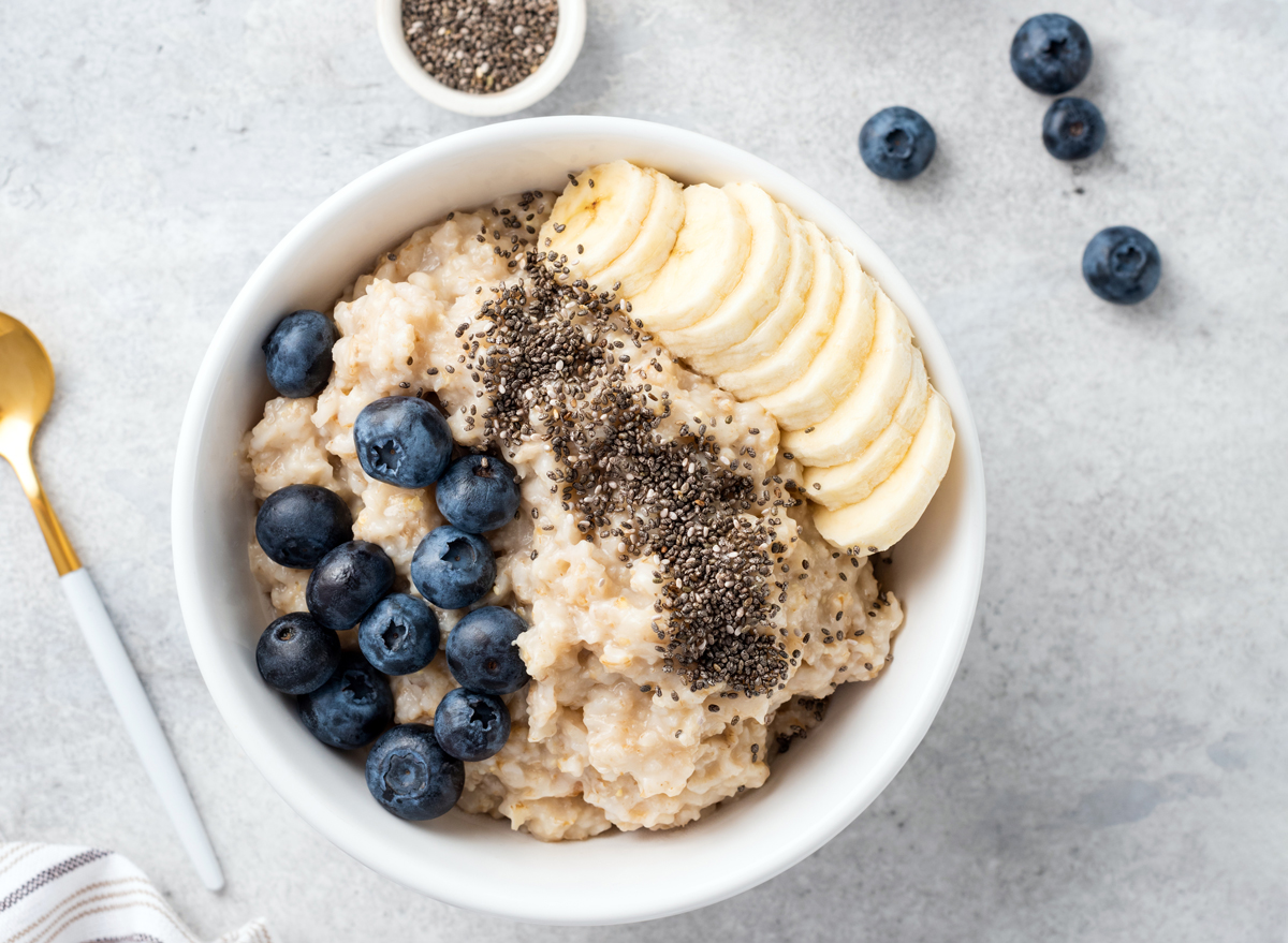 oatmeal blueberries chia seeds bananas