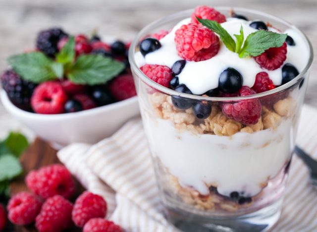 mixed berry yogurt parfait mint